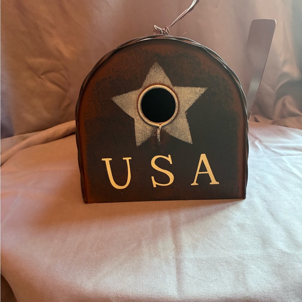 Patriotic 'I Love America' Decorative Mailbox Birdhouse - Red,White, lBlue - Picture 7 of 9